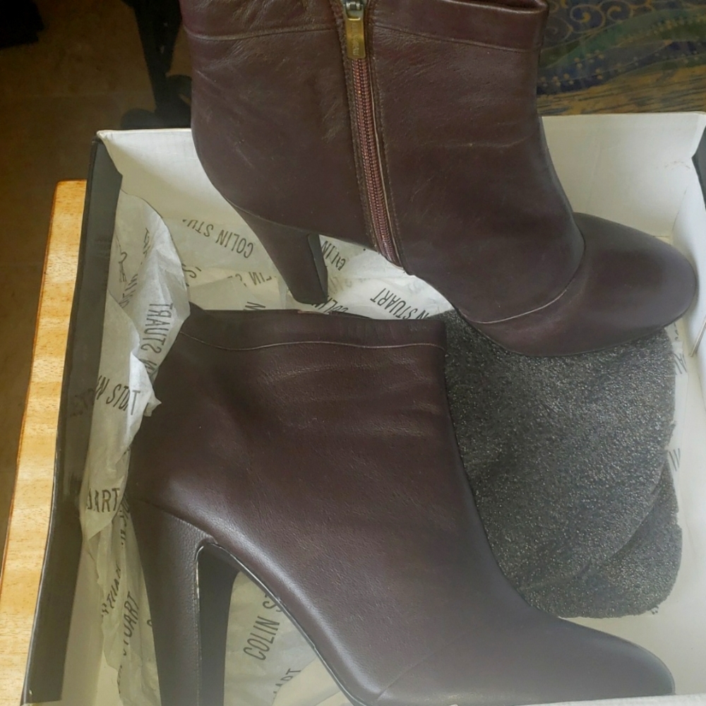 Boots size 10